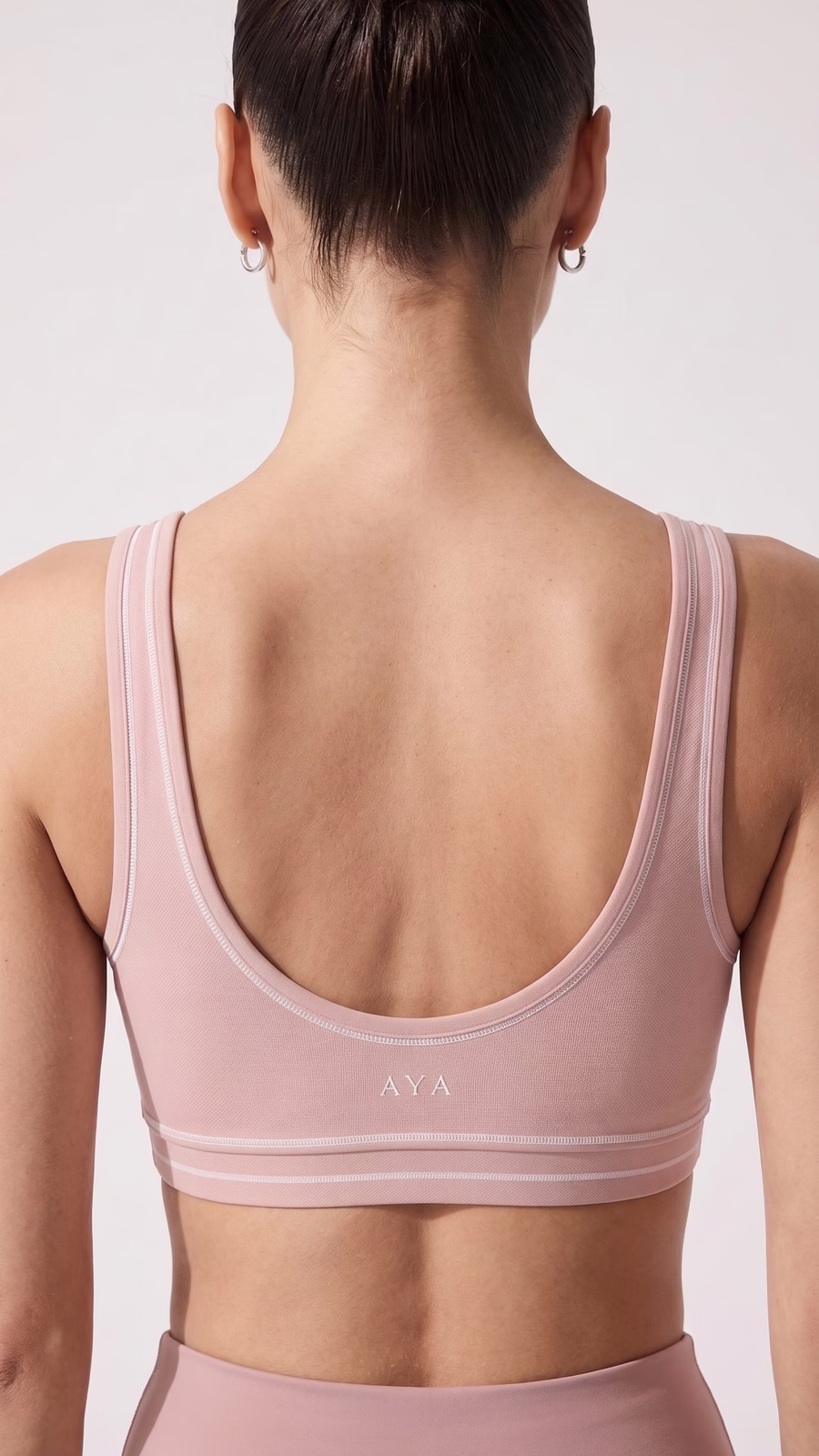 CONTOUR Frame Sujetador Deportivo · Rosa Palo en color Rosa Palo - Vista lateral y silueta | AYA