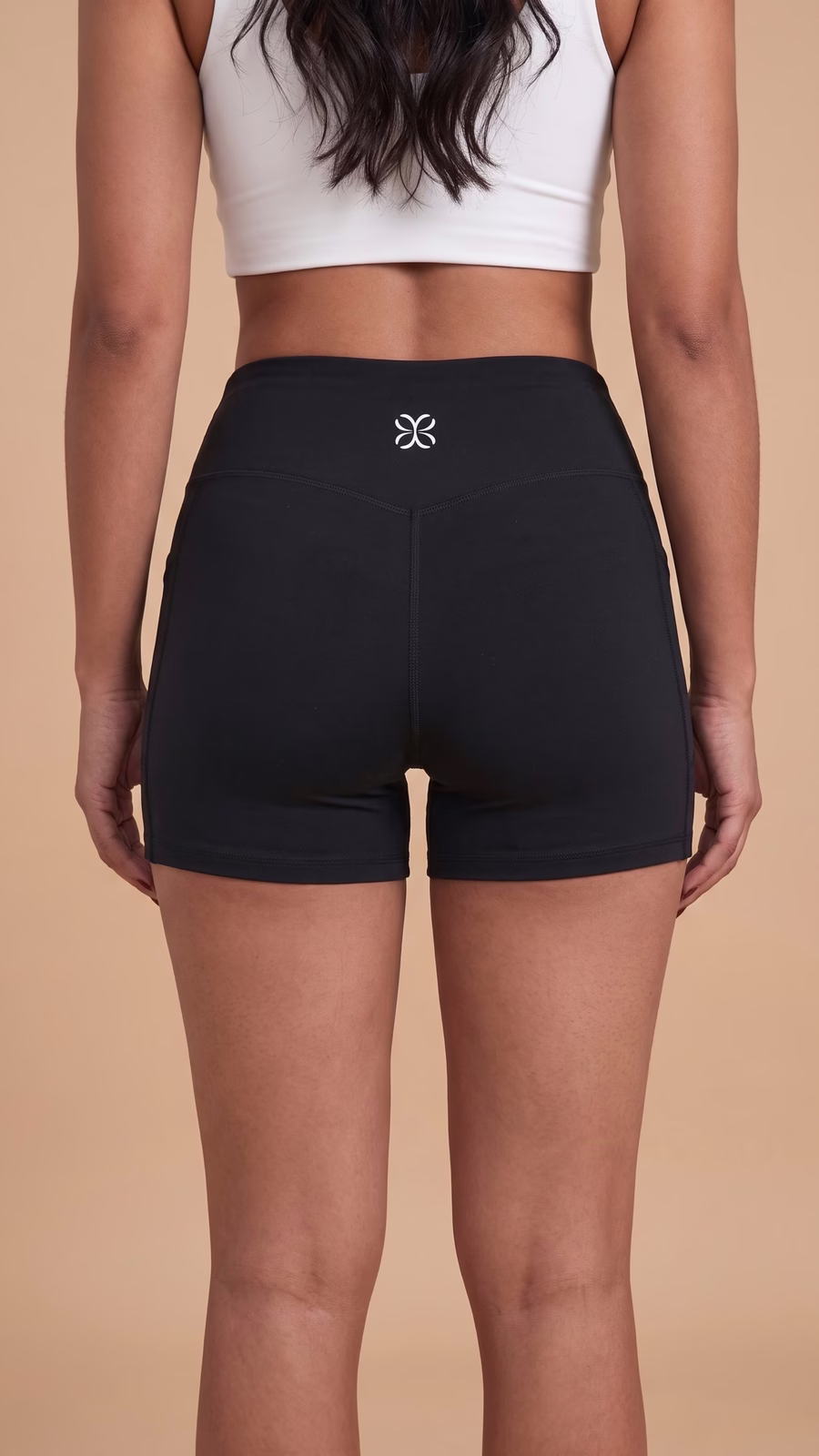 SCULPT Short con Bolsillos - Vista frontal de estudio | AYA